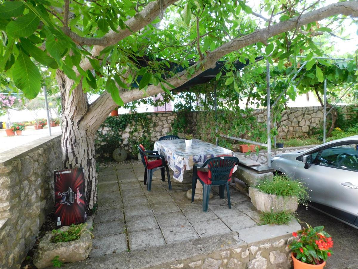 Apartments Marica Krk Town Eksteriør bilde