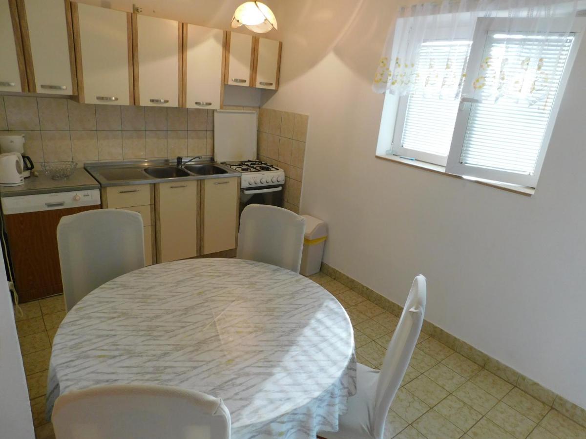 Apartments Marica Krk Town Eksteriør bilde